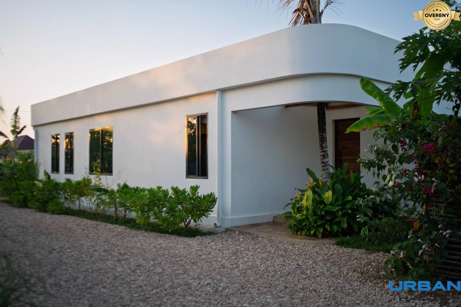 LUXURY 2-BEDROOM VILLA IN PAJE