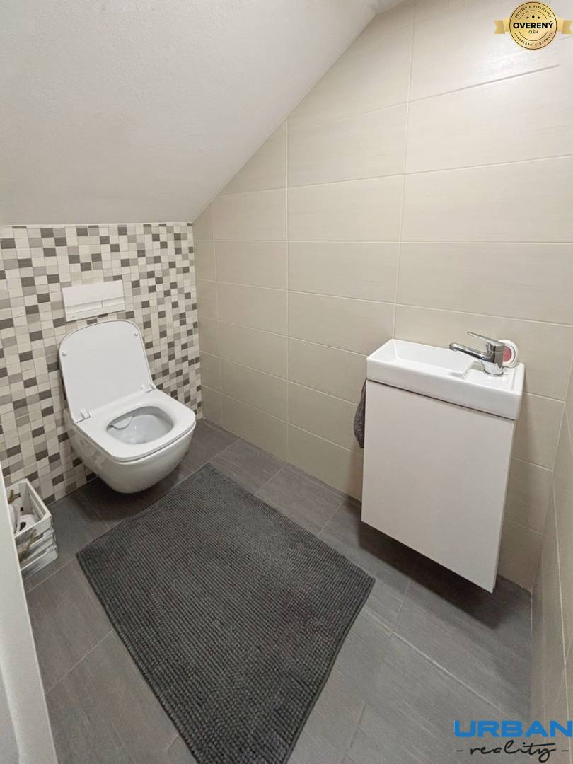 Modern 3-Room Apartment with Garden and Parking in Šamorín