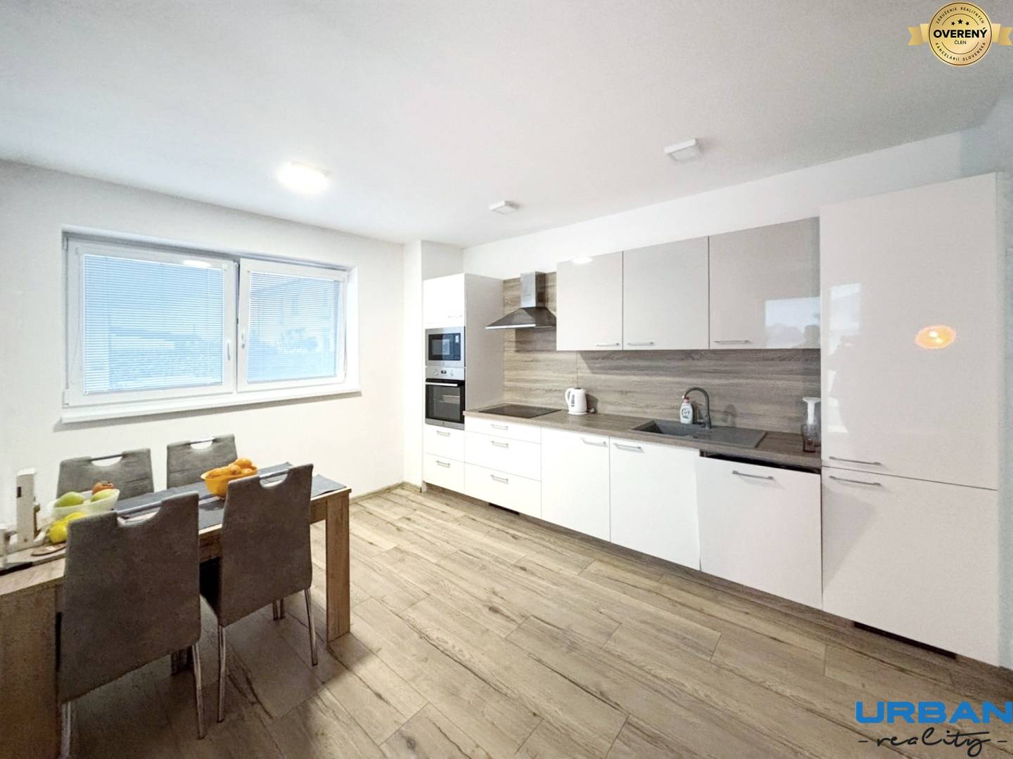 Modern 3-Room Apartment with Garden and Parking in Šamorín