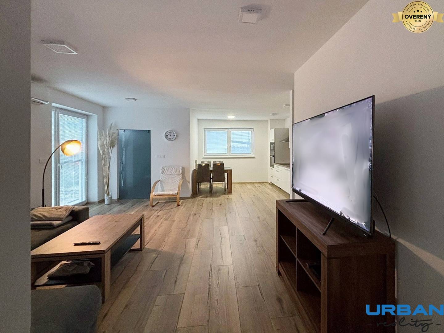 Modern 3-Room Apartment with Garden and Parking in Šamorín