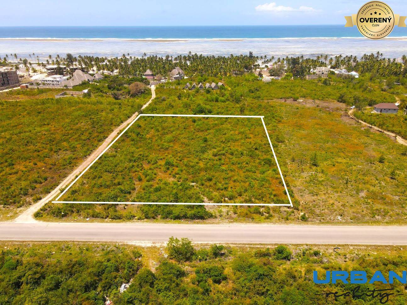 AMAZING LAND IN MAINROAD BWEJUU