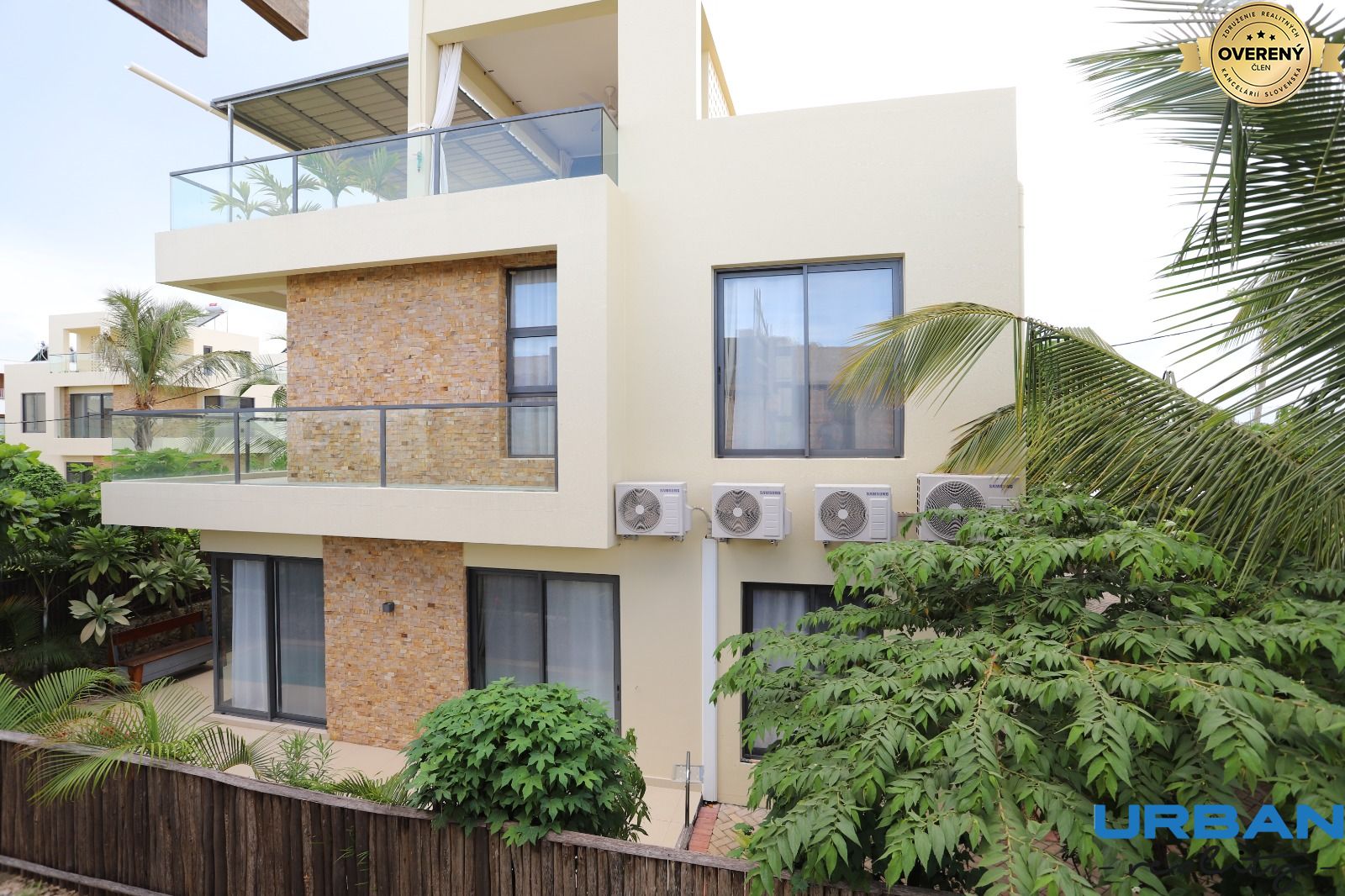 New home in a villa with ocean views in the unique town of Fumba