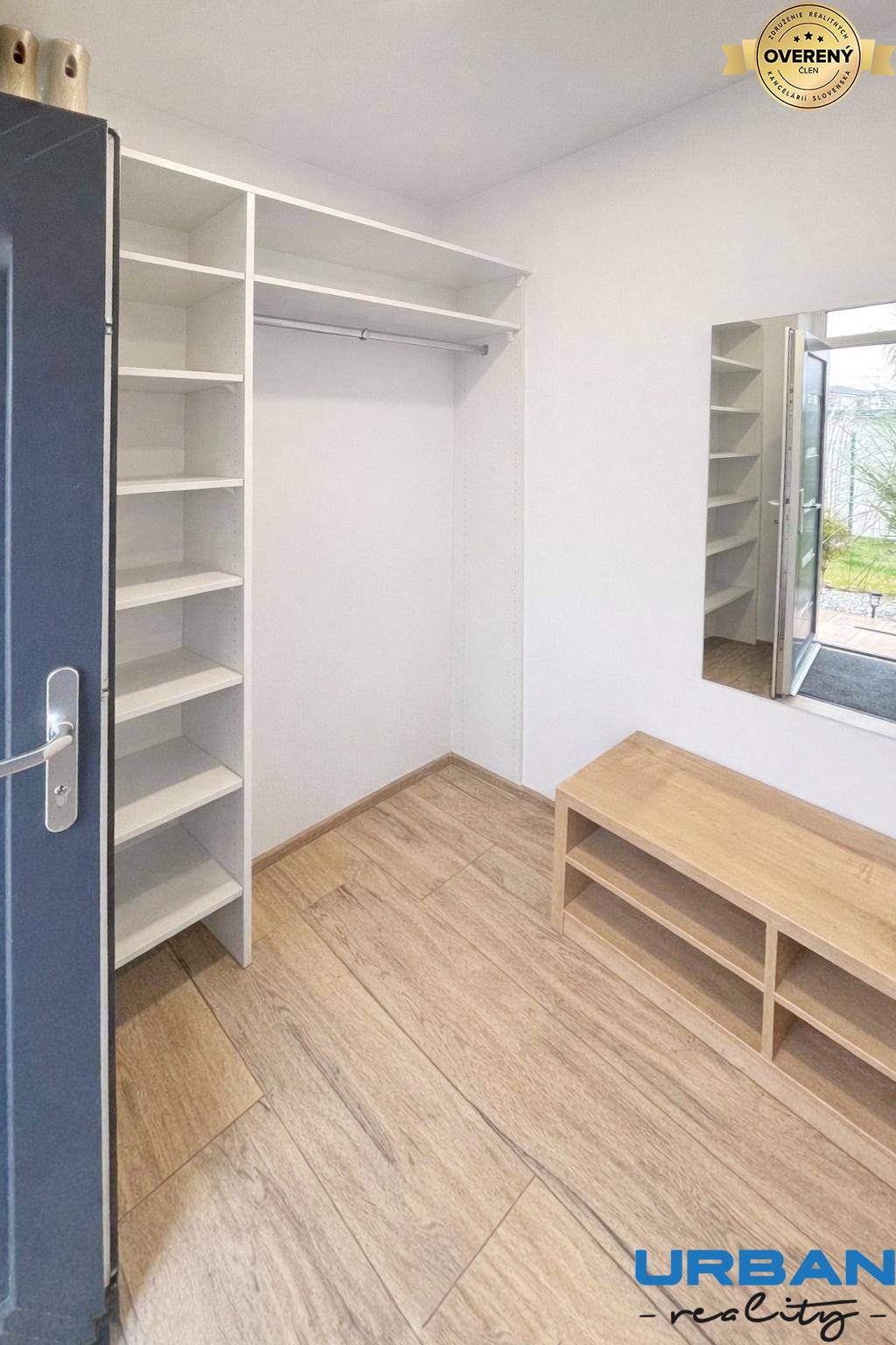 Modern 3-Room Apartment with Garden and Parking in Šamorín