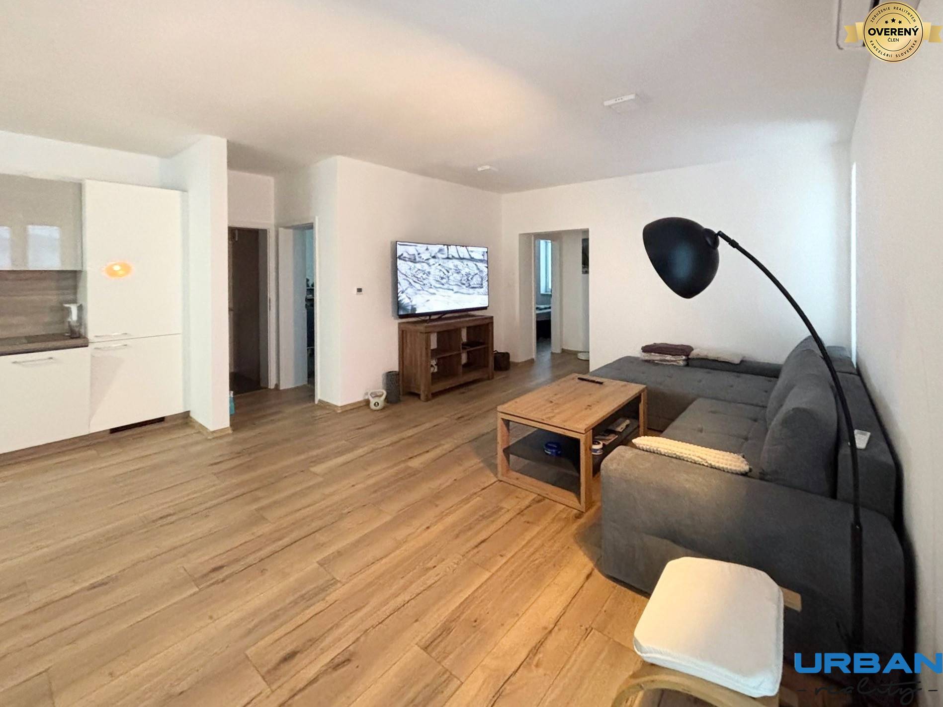 Modern 3-Room Apartment with Garden and Parking in Šamorín