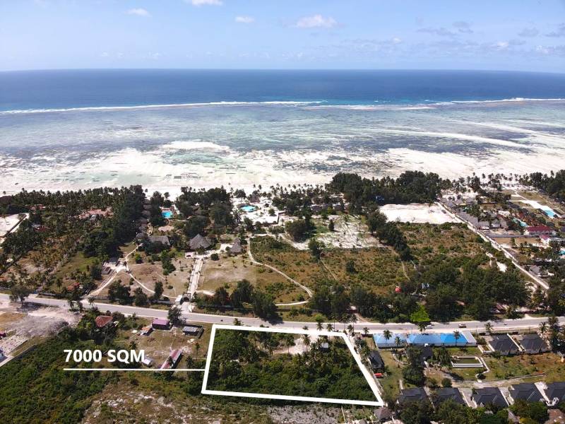 PRIME LAND IN BWEJUU MAINROAD